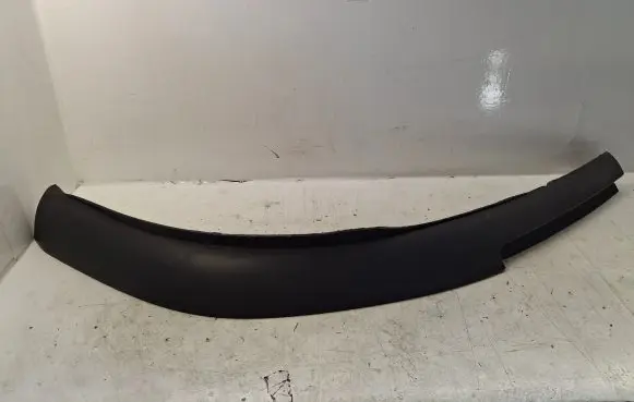 Front bumper lip