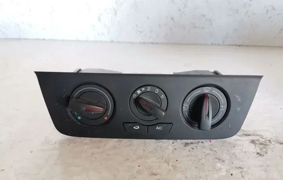 Seat Ibiza IV (6J,6P) Climate control unit 6J0820045