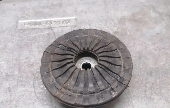 Audi A4 S4 B7 8E 8H Front coil spring rubber mount 8E0412377C