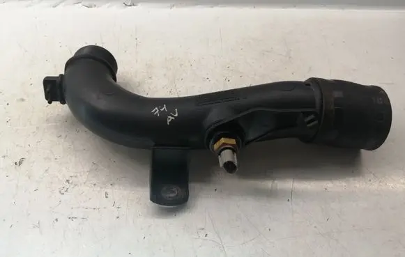 Toyota Avensis T250 Intercooler hose/pipe 173620R011 173440R010