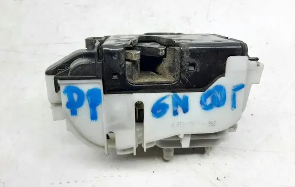 Volkswagen Polo III 6N 6N2 6NF Front door lock 1HM862154