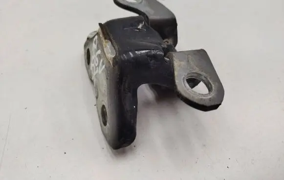 Lexus RX 330 - 350 - 400H Rear door upper hinge