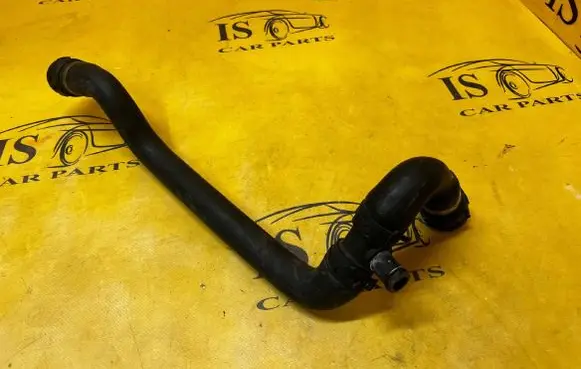 Porsche Macan (95B) Engine coolant pipe/hose 95B122101A