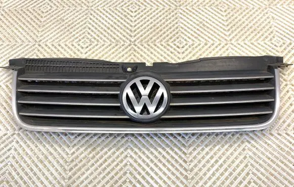 Volkswagen PASSAT B5.5 Front grill 3B0853601C
