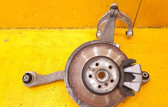 BMW 5 G30 G31 Front wheel hub spindle knuckle
