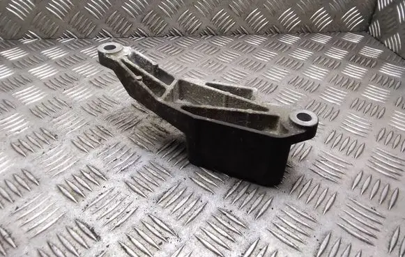 Opel Signum Gearbox mounting bracket 461117160 13178660