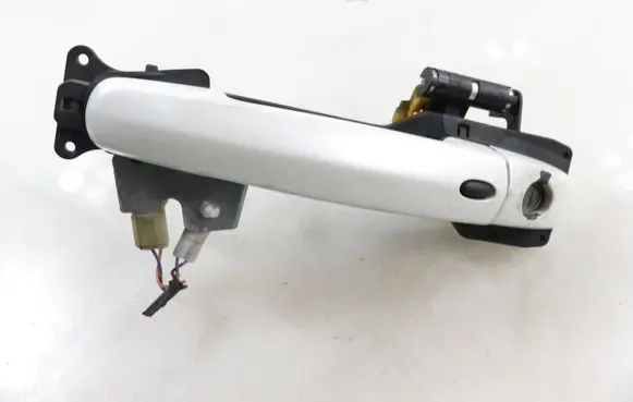 Suzuki Swift I Front door exterior handle 