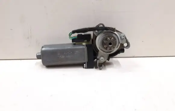 Mercedes-Benz E W211 Seat adjustment motor 0390203001