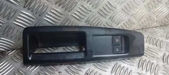 Volkswagen Polo IV 9N3 Front door window switch trim 6Q1867171