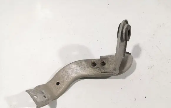 Audi A8 S8 D3 4E Intercooler pipe mounting bracket 4E0145813