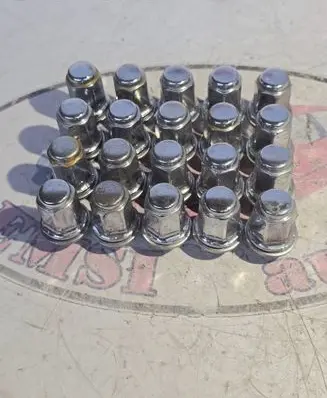 Toyota RAV 4 (XA40) Nuts/bolts 