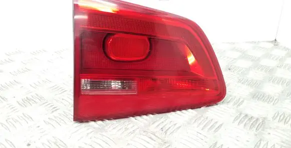 Volkswagen Touran II Tailgate rear/tail lights 1T0945093A