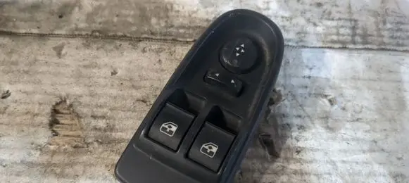 Iveco Daily 5th gen Wing mirror switch 