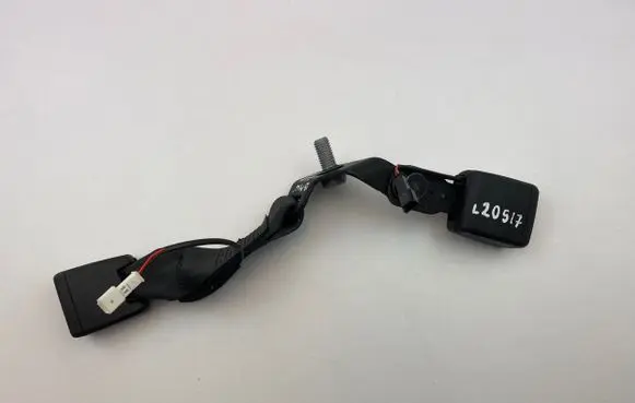 BMW 2 F44 Middle seatbelt buckle (rear) 640984900 7456284 06102023