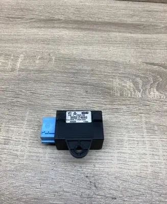Citroen C5 Seat heating relay 9652174680