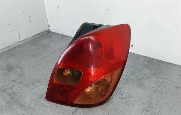 Toyota Corolla Verso E121 Rear/tail lights 1827