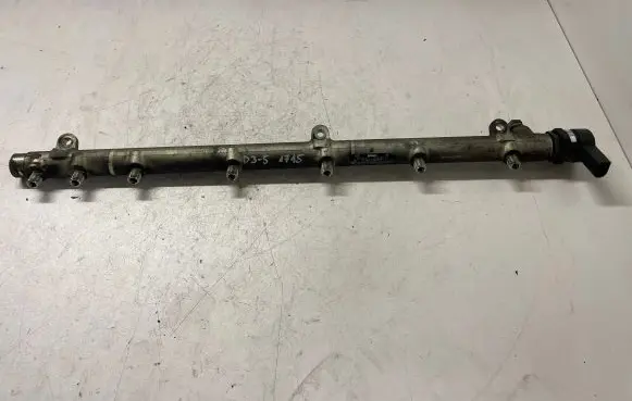 Mercedes-Benz E W211 Fuel main line pipe A6130700195 A6110780449