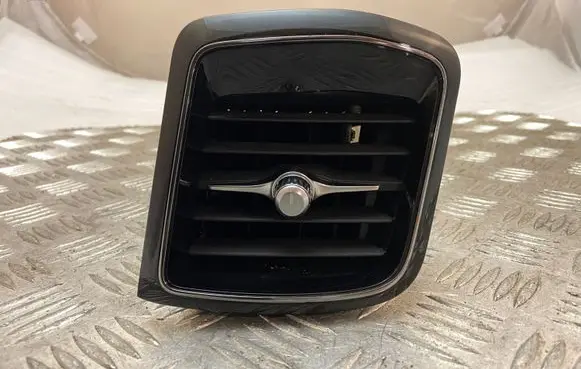 Volvo XC60 Dash center air vent grill 31417691 31477272