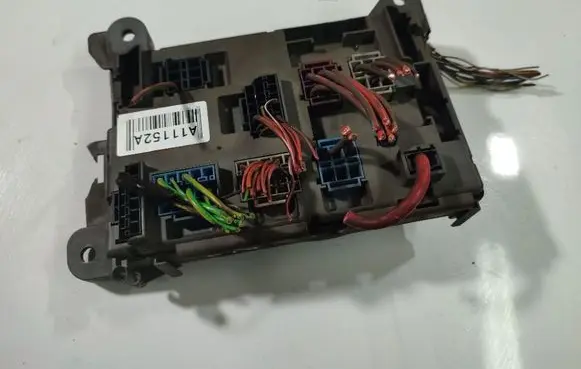 BMW X5 E70 Fuse box set B010105300
