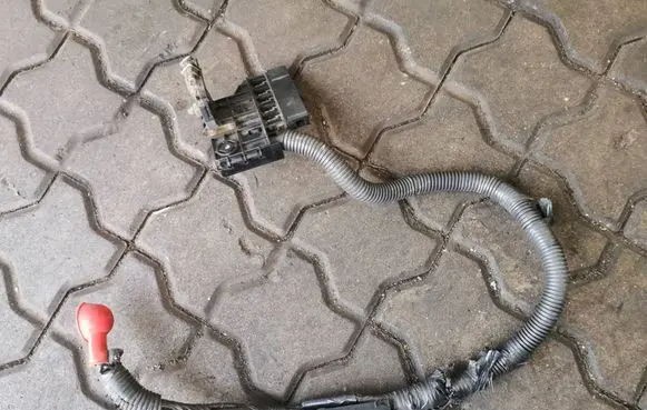 Renault Laguna III Positive cable (battery) 24360JG70A