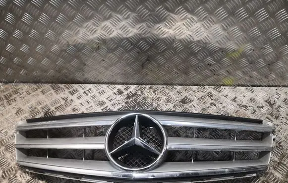 Mercedes-Benz C W204 Quarter panel pressure vent A2048801923 2048801923