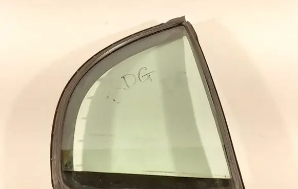 Honda Civic Rear vent window glass 