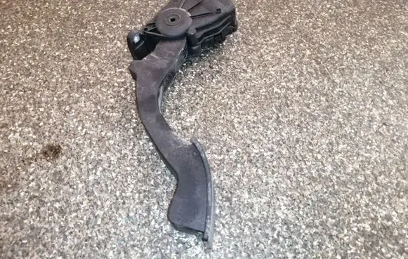 Ford Focus Accelerator throttle pedal 4M519F836AH