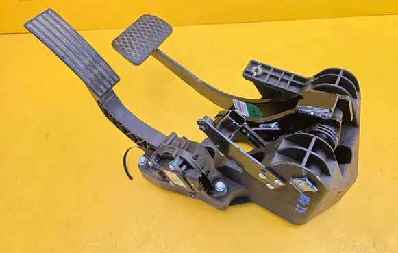 MG ZS Pedal assembly 10807996 50100101 36089