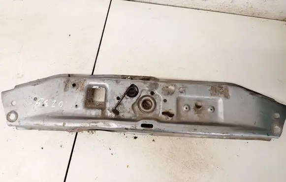 Opel Zafira B Radiator support slam panel
