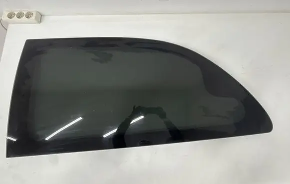Chrysler Grand Voyager IV Rear side window