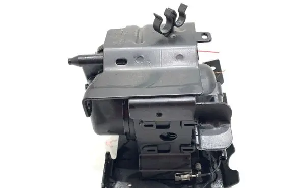 Land Rover Range Rover Evoque L551 Fuel filter housing 