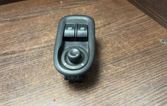 Renault Master III Electric window control switch 8200637849 255704649R