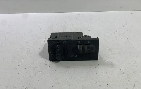Volkswagen Golf III Light switch 1H6941531P 1H6941531