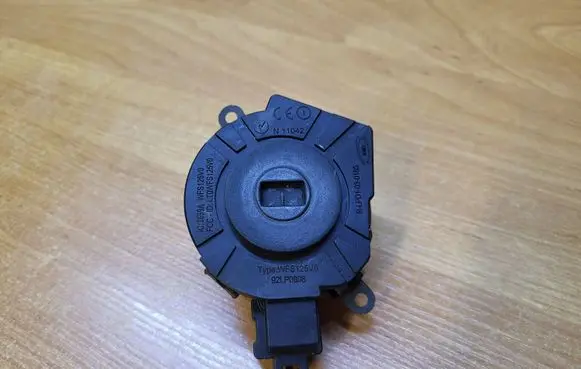 Volvo S40 Ignition lock 30737156