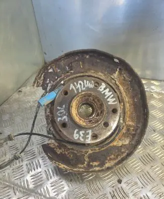 BMW 5 E39 Rear wheel hub 