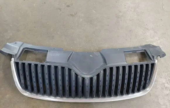 Skoda Roomster (5J) Front bumper upper radiator grill 5j0853668a