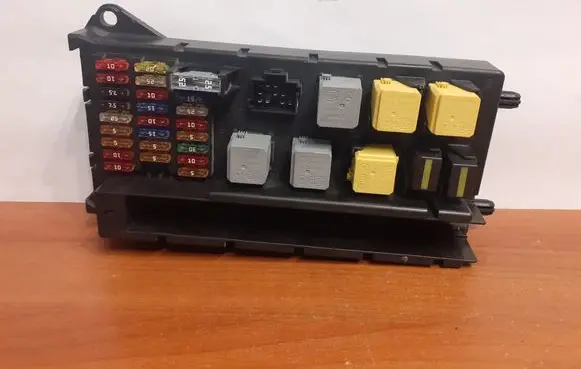 Mercedes-Benz Sprinter W906 Fuse box set 10354 A9065454701