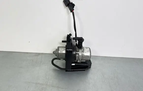 BMW 3 G20 G21 Vacuum pump 6880628