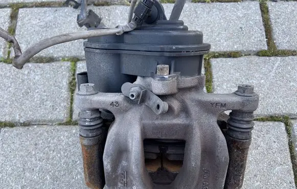 Rear brake caliper