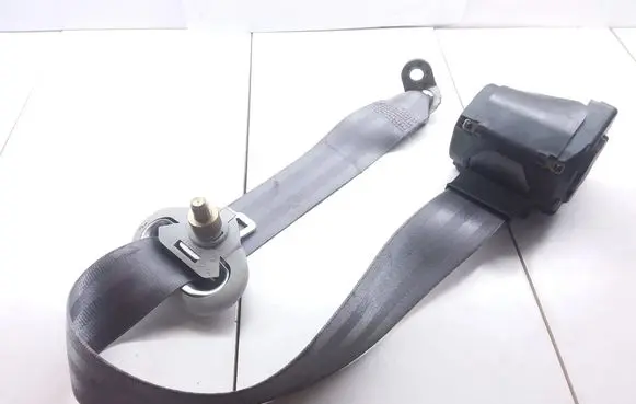 Volkswagen New Beetle Rear seatbelt 1C0857805A 33002979