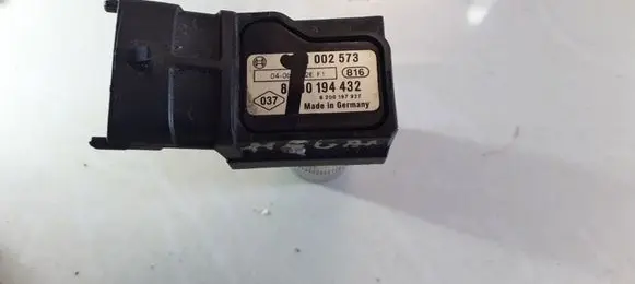 Renault Megane II Air pressure sensor 820194432