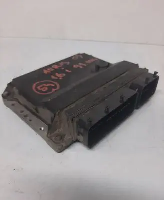 Toyota Auris 150 Engine control unit/module 8966102E51 MB2753000221