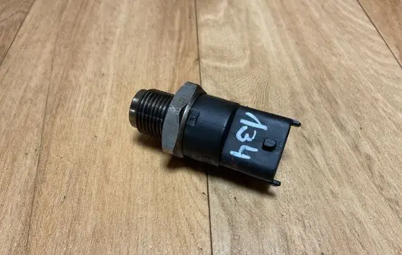 Alfa Romeo 147 Fuel pressure sensor 0281002534 03091500372