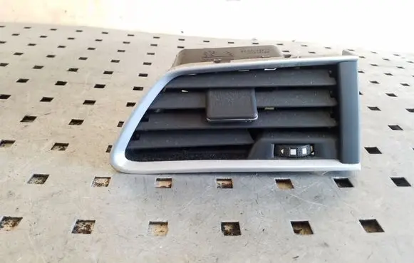 Peugeot 508 Dashboard side air vent grill/cover trim 9686445377