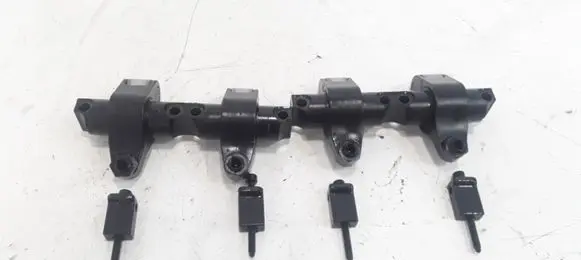 Volkswagen PASSAT B5.5 Fuel Injector clamp holder