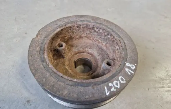 Mitsubishi L200 Crankshaft pulley 1186290E71