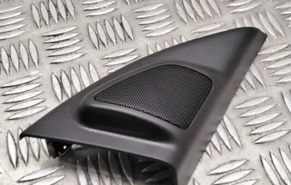 Front door high frequency speaker