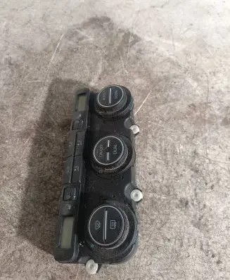 Volkswagen Golf V Climate control unit