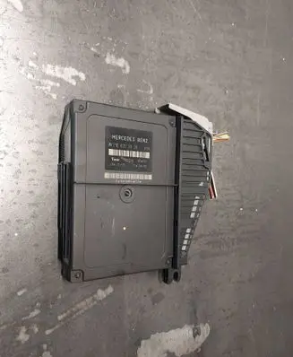 Mercedes-Benz E W210 Comfort/convenience module 2108203826