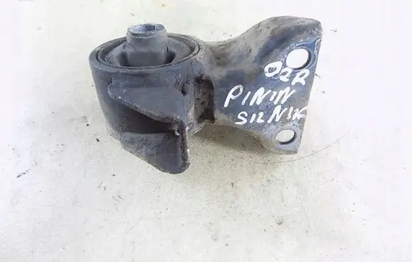 Mitsubishi Pajero Pinin Engine mount bracket 240s00004
